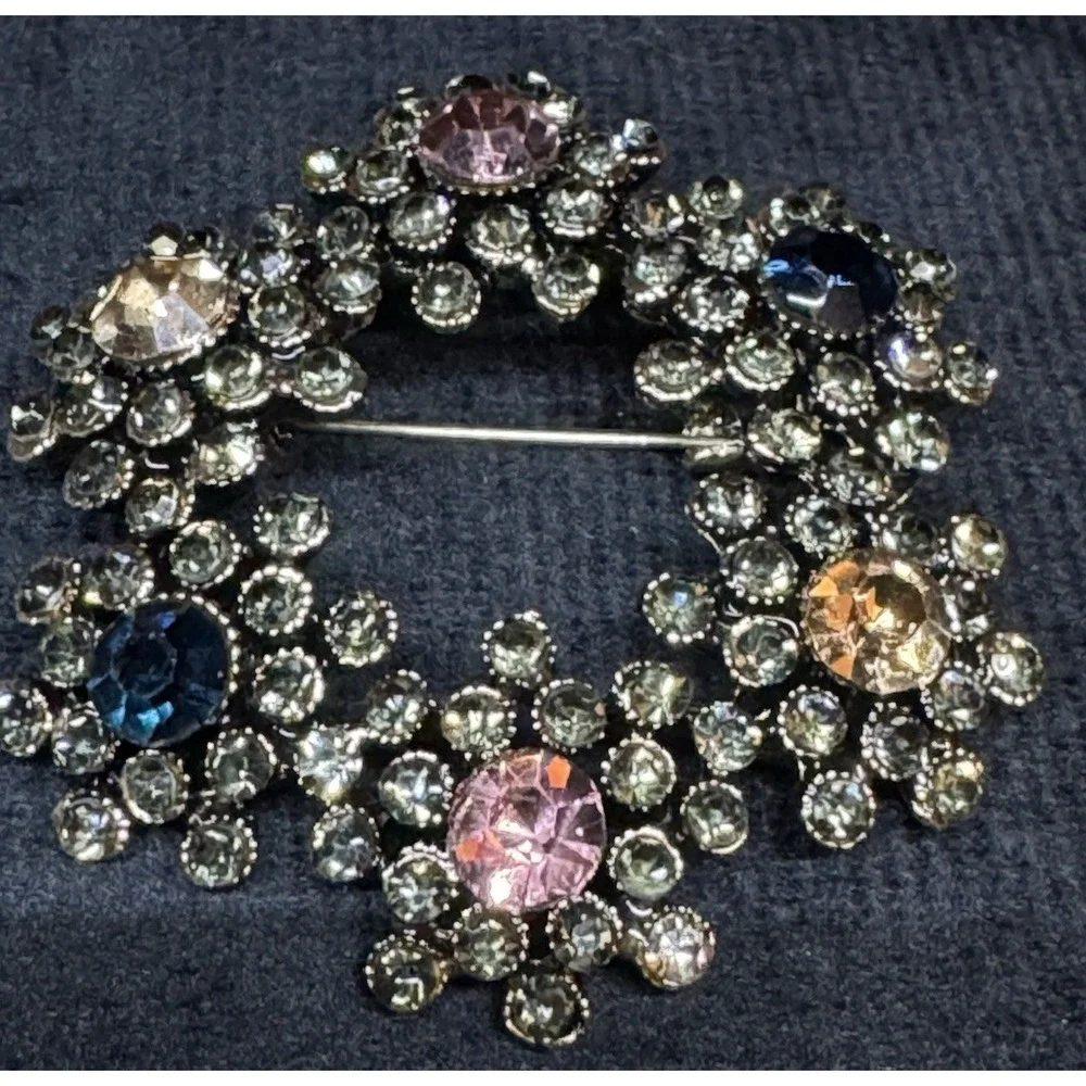 Vintage Rhinestone Wreath Brooch Multicolor Pastel Crystal‎ Floral Circle Pin